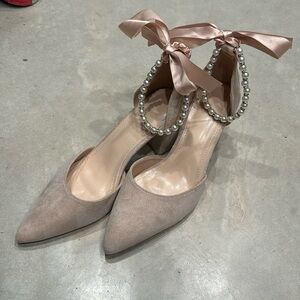 8.5 Light Pink Pearl Shoes